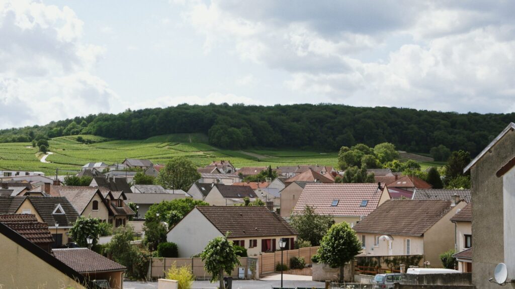 THE CHAMPAGNE RIDE, FRANCE, GLOBETROTTING HORSE RIDING HOLIDAYS